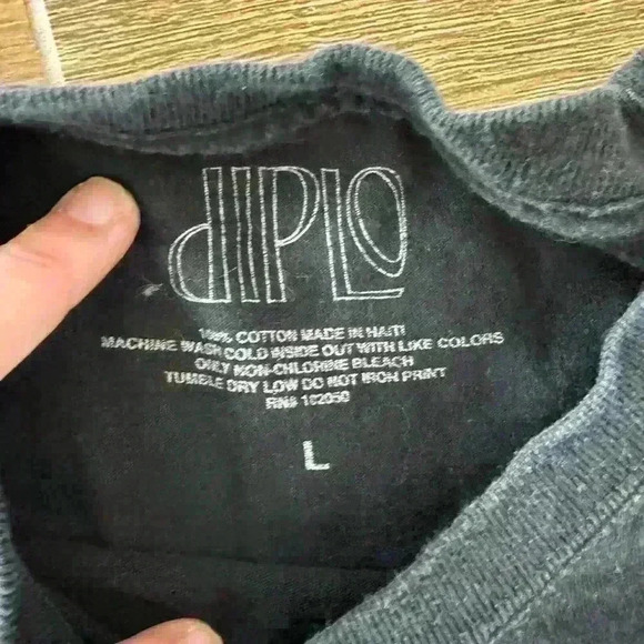 Diplo DJ Music Festival EDM Rave Fashion Tour Shirt Medium-Large - Picture 2 of 3